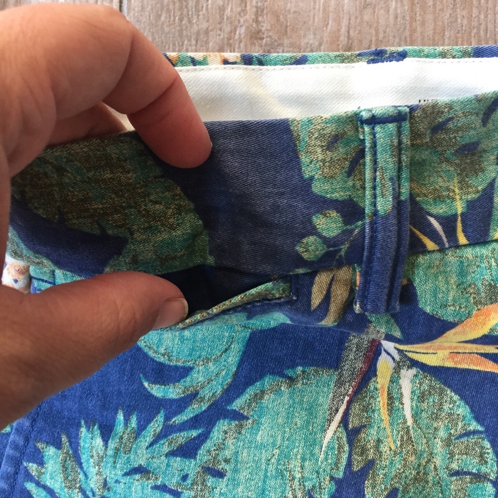 SOLD    Old Navy 🌿 Tropical Ultimate Slim Shorts - Picture 4 of 8